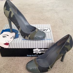 7 1/2 M Camouflage Heels Green/Grey by Oh...Deer