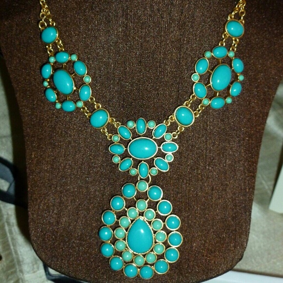 Stella & Dot-Charlize Bib