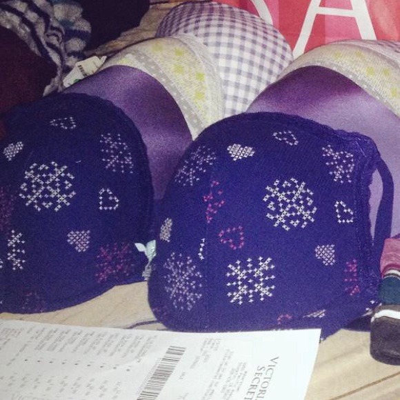 Victoria secret bra 38D