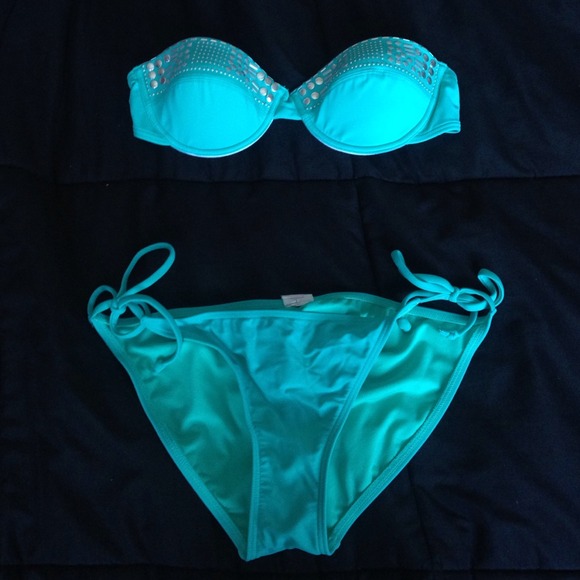 Xhilaration bikini top and bottom