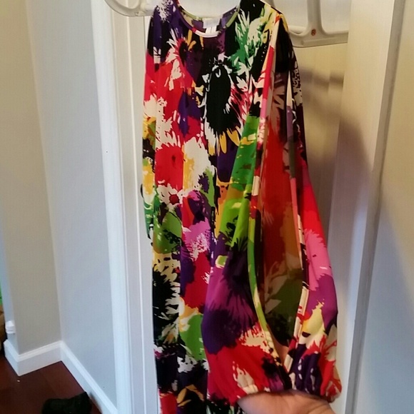 Dress - Picture 2 of 2