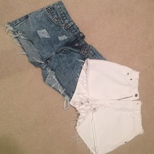 Never worn Levi high waisted shorts