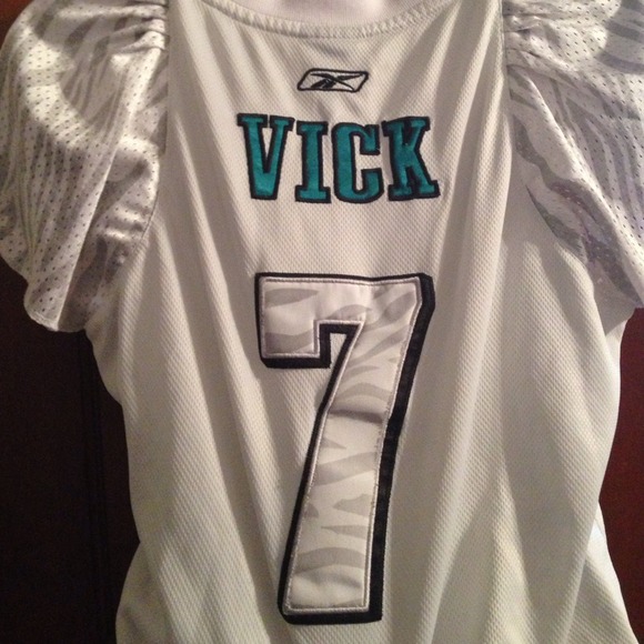 Eagles #7 jersey Michael Vick - Picture 4 of 4
