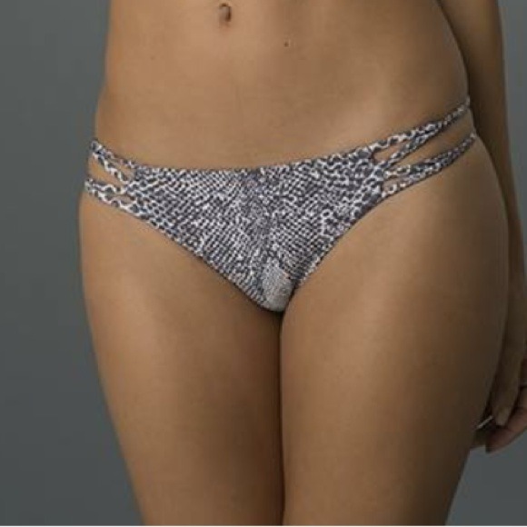 Acacia 2015 Maui bottoms in snake