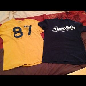 2 men's short sleeve shirts