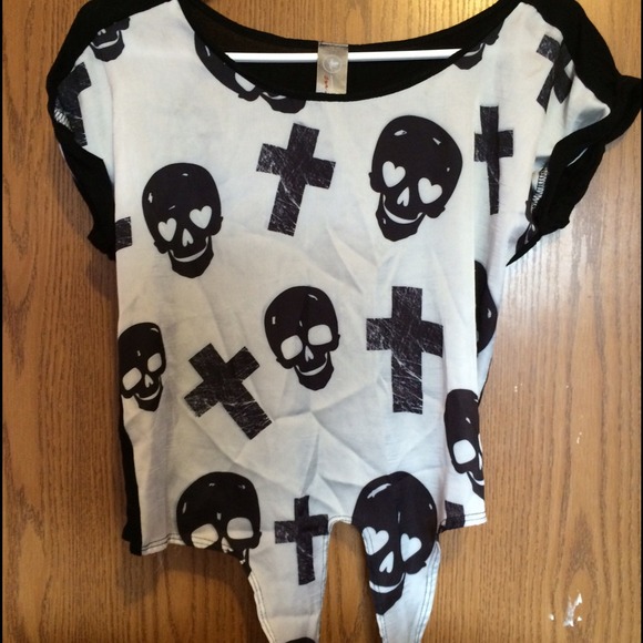 Skull crop top. Worn once.