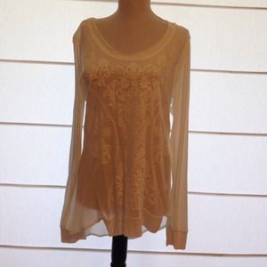 White long sleeve asymmetrical tunic