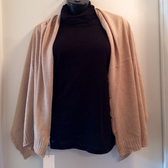 Calvin Klein 6-way button scarf/cape/shawl - Picture 2 of 4