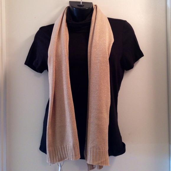 Calvin Klein 6-way button scarf/cape/shawl - Picture 3 of 4