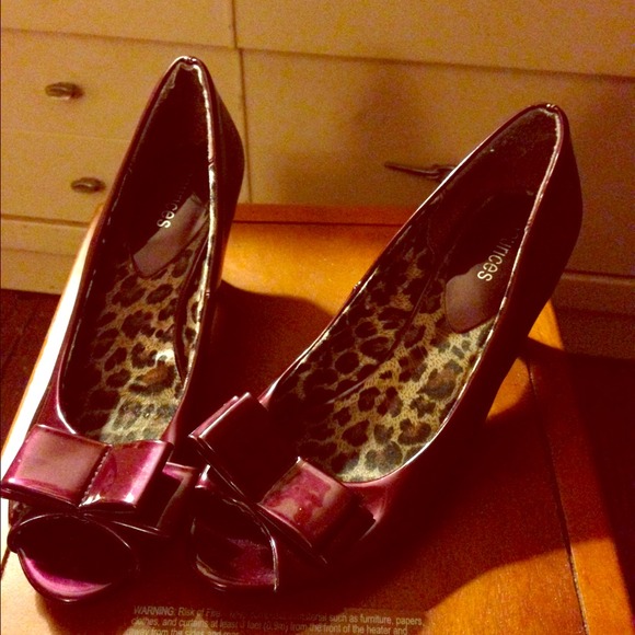 Maurice's burgundy low peep toe