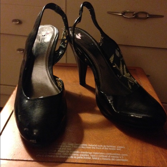 Candies round toe heel