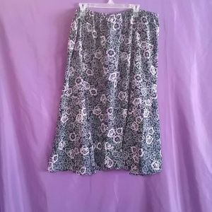 Pretty floral pattern plus size skirt