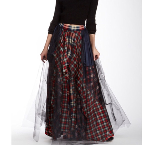 TOV Dresses & Skirts - Wore once TOV maxi with tulle❤️huge price drop🎉