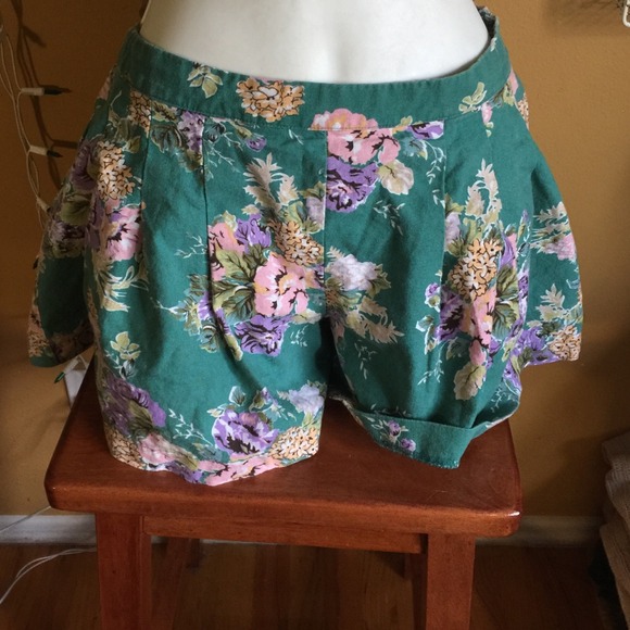 Flower shorts