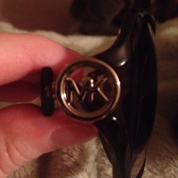 Michael Kors sunglasses in original case! - Picture 2 of 4