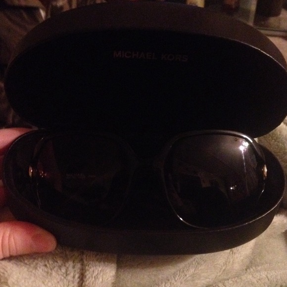 Michael Kors sunglasses in original case! - Picture 4 of 4