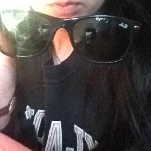 authentic Ray Ban new wayfarer sunglasses