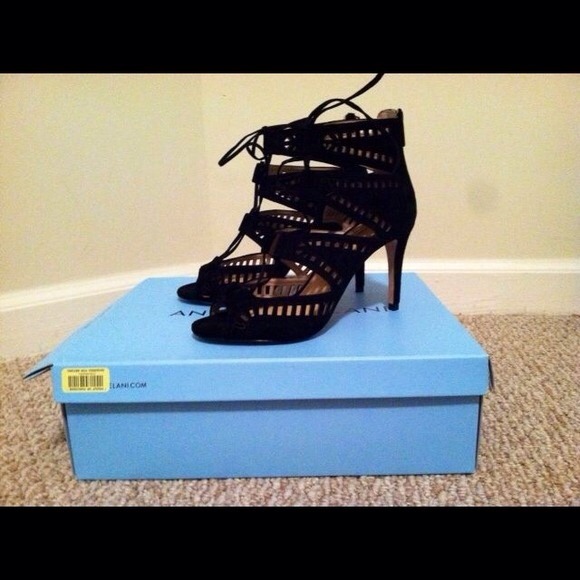 New Antonio Melani Designer Heel