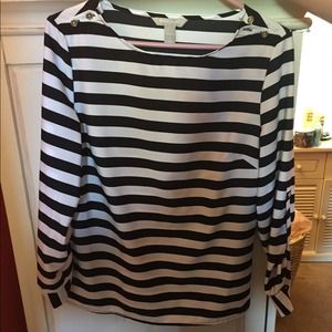 Black and white stripped top!