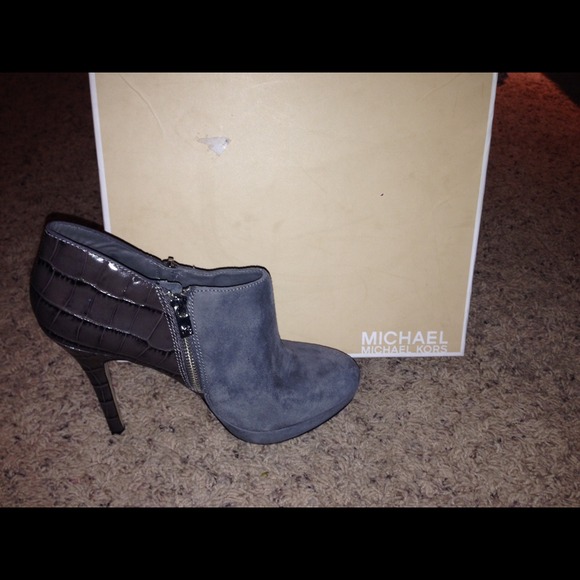 Michael Kors York bootie NIB - Picture 1 of 4