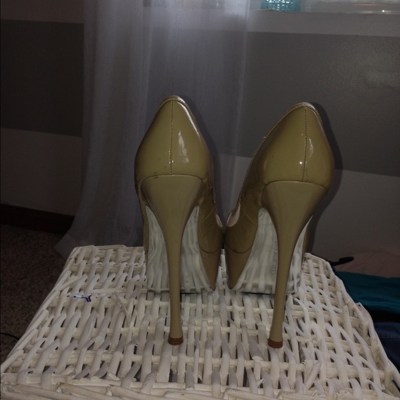 Heels - Picture 2 of 4