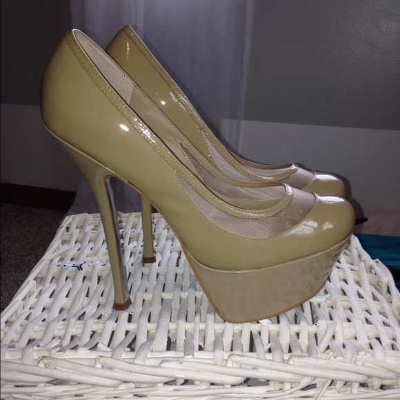 Heels - Picture 3 of 4