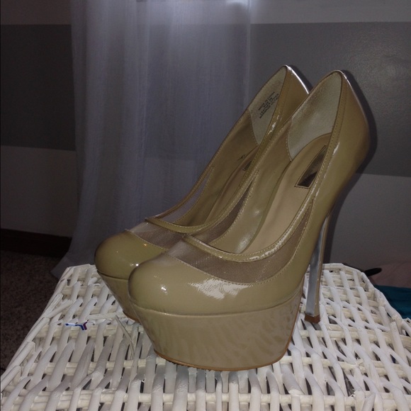 Heels - Picture 4 of 4