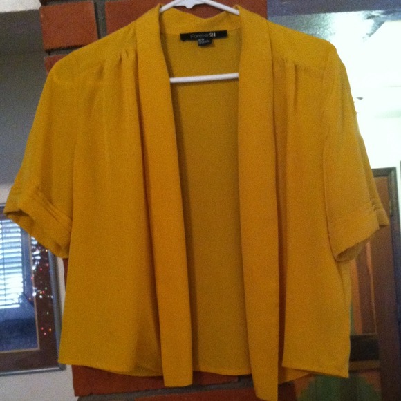 Yellow short sleeved blazer.