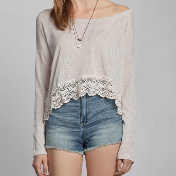 Abercrombie & Fitch Sweaters - Abercrombie & Fitch Eyelash Lace Crop Sweater M