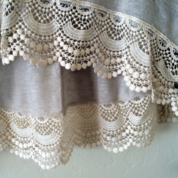 Abercrombie & Fitch Eyelash Lace Crop Sweater M - Picture 4 of 4