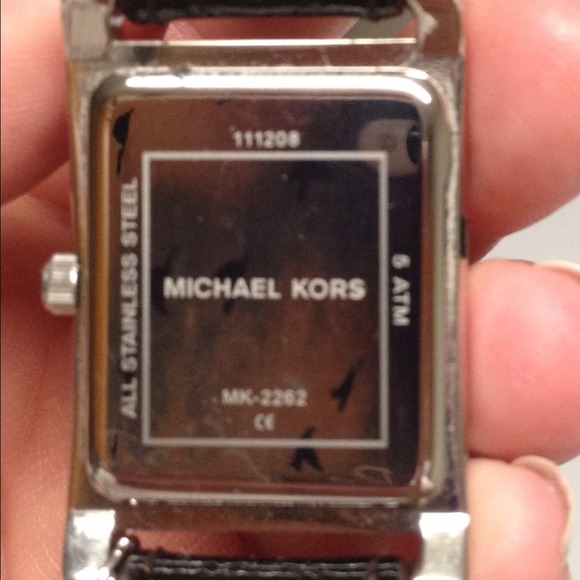 Extra pictures of authentic Michael Kors watch