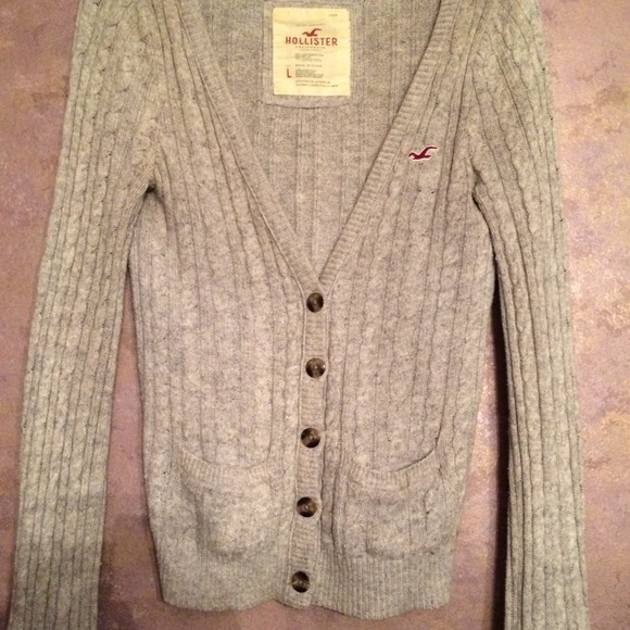 Hollister sweater - Picture 2 of 2