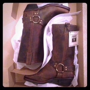 Frye harness 12R