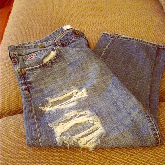 Hollister Capri's (distressed denim)