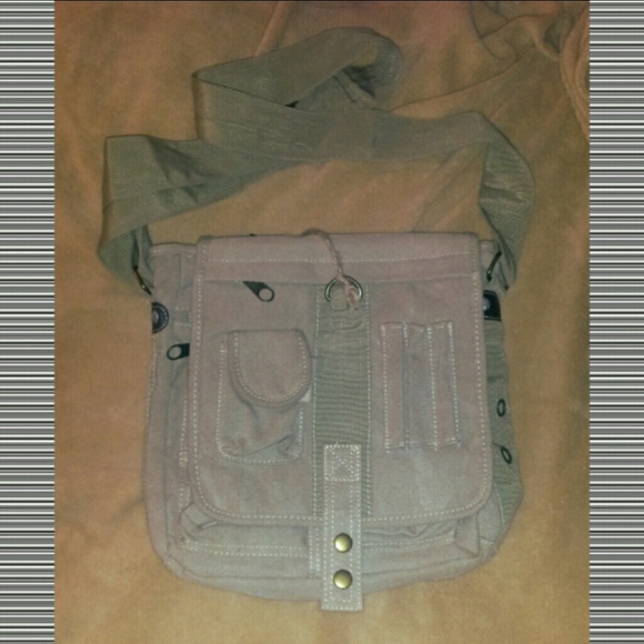 Chic messenger/shoulder bag