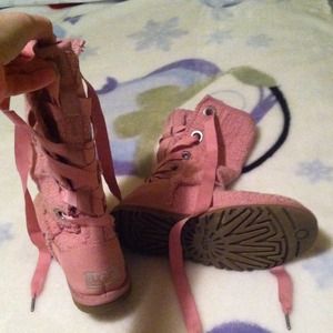 Pink uggs