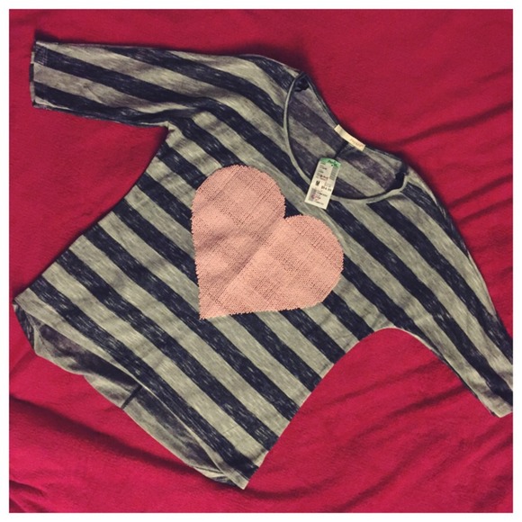 Papaya Tops - heart(logo) top