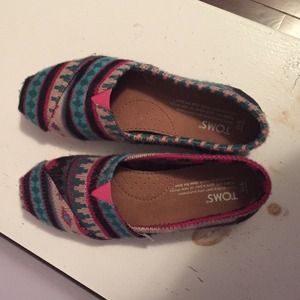 Colorful toms size 6