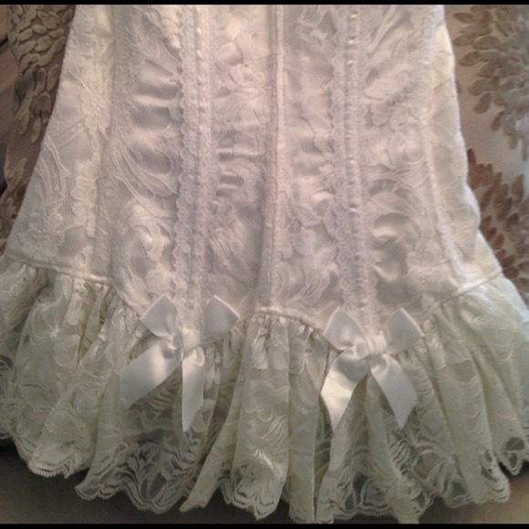 White bustier price Reduction