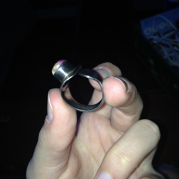 Ring - Picture 3 of 3