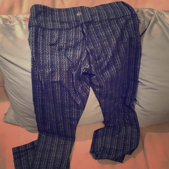 Lululemon Wunder Under Leggings - Size 4