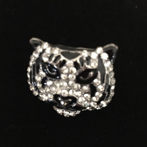 Tiger ring