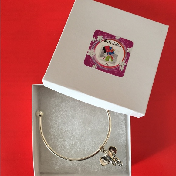NEW elephant head bangle, silver