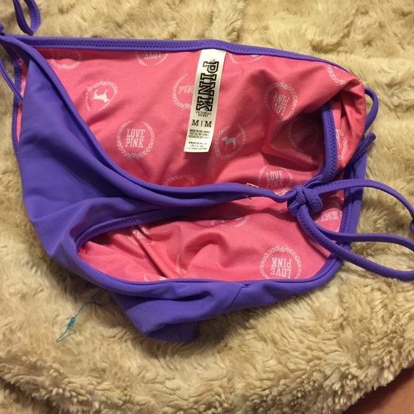 Bathing suits - Picture 4 of 4