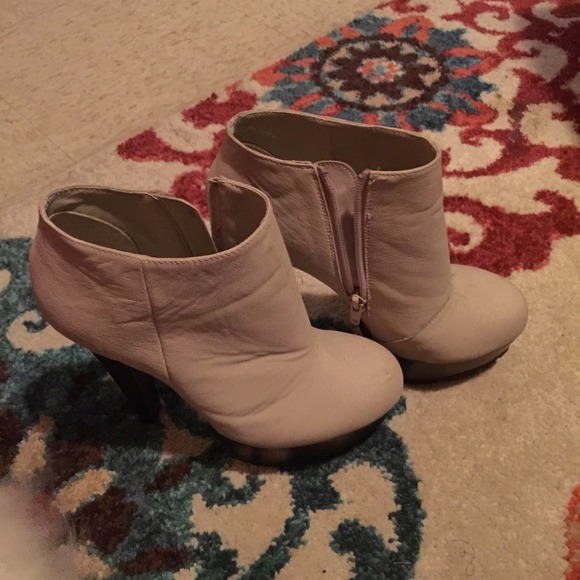 Beige Ankle Boots With Brown Wooden Heel