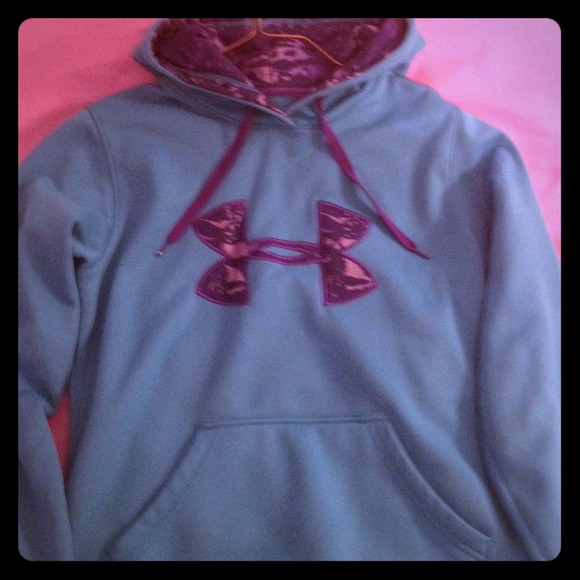 Under Amour hoodie