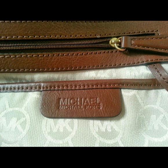 Michael Kors Handbag - Picture 3 of 4