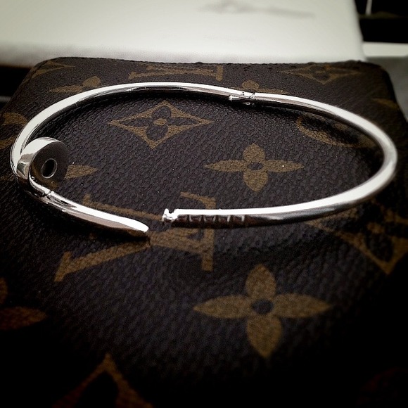 ❌SOLD OUT❌Silver screw bangle bracelets - Picture 4 of 4