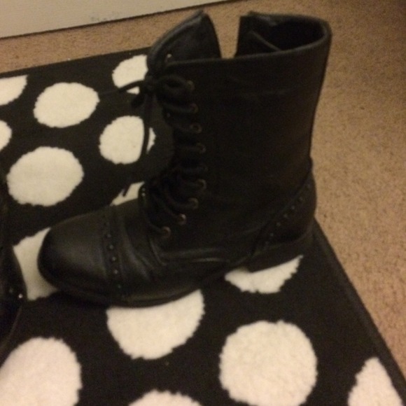 Combat boots - Picture 2 of 3