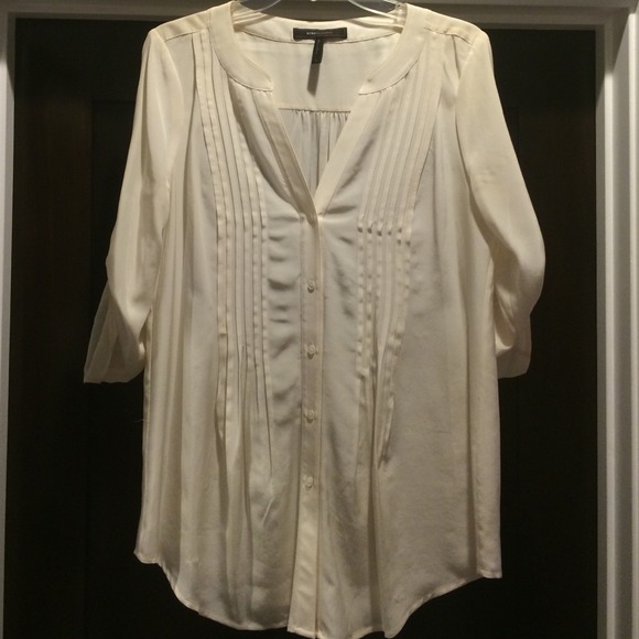🚫sold🚫BCBG off white 100% silk blouse